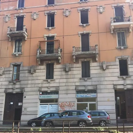 Ab Gonin Apartment